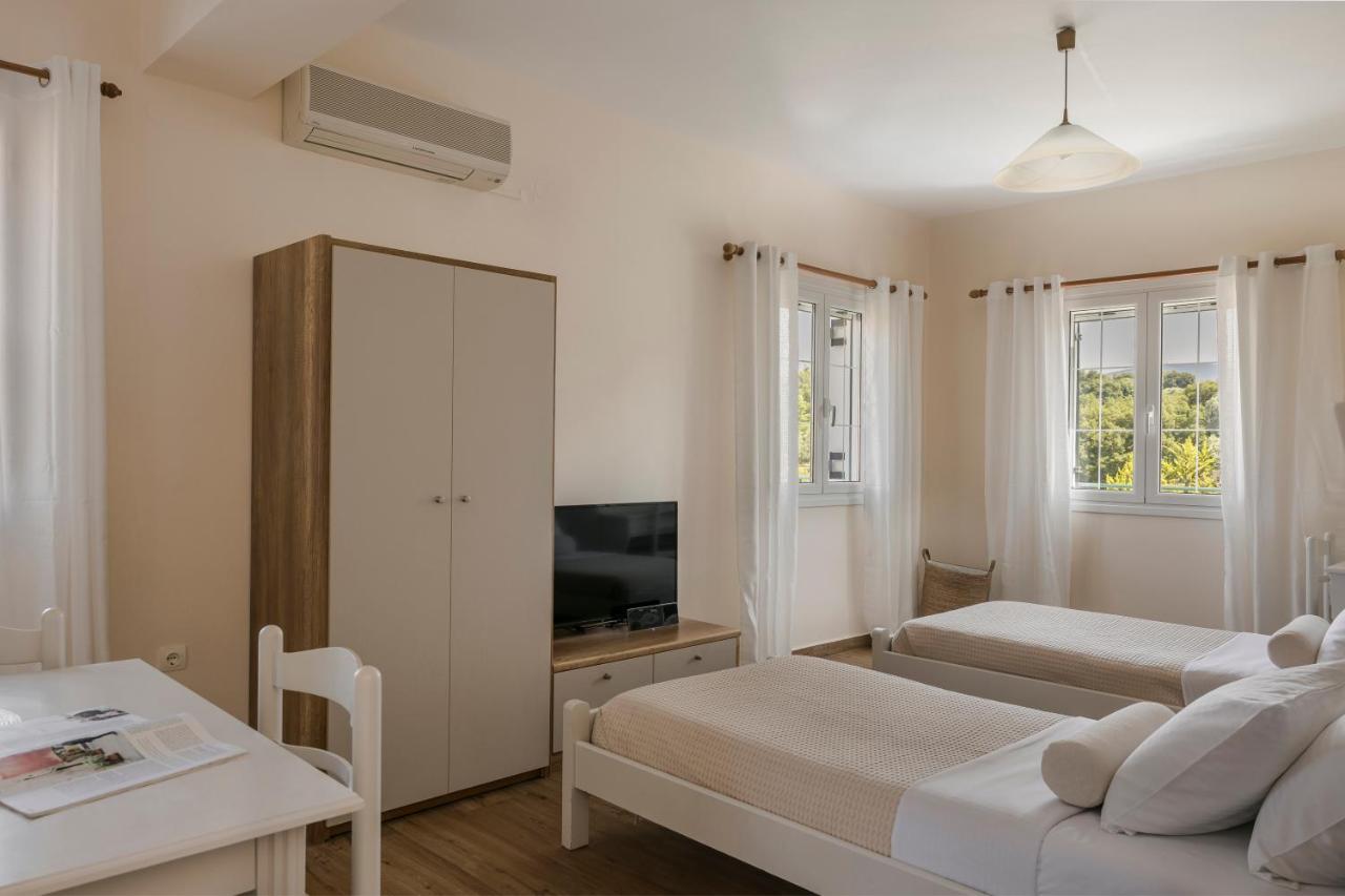 Theros Retreat Спартия Екстериор снимка