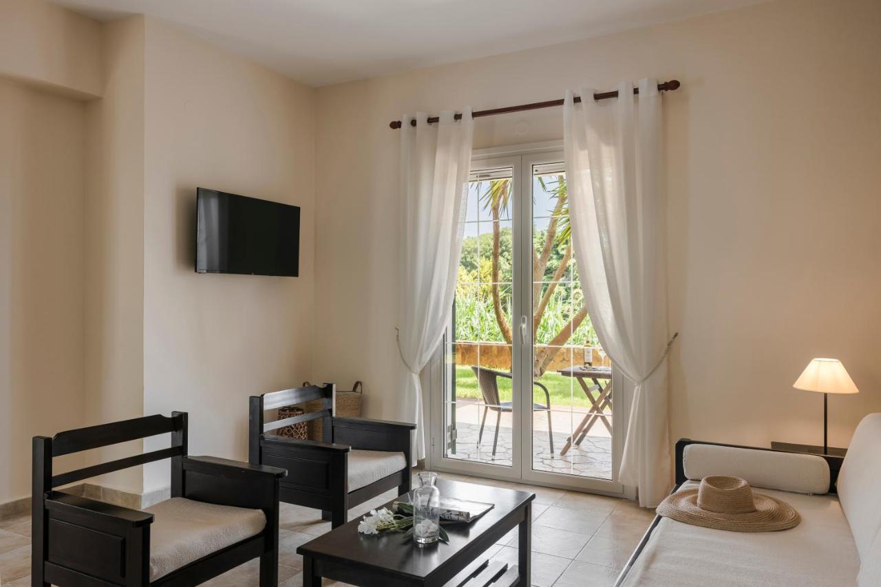 Theros Retreat Спартия Екстериор снимка