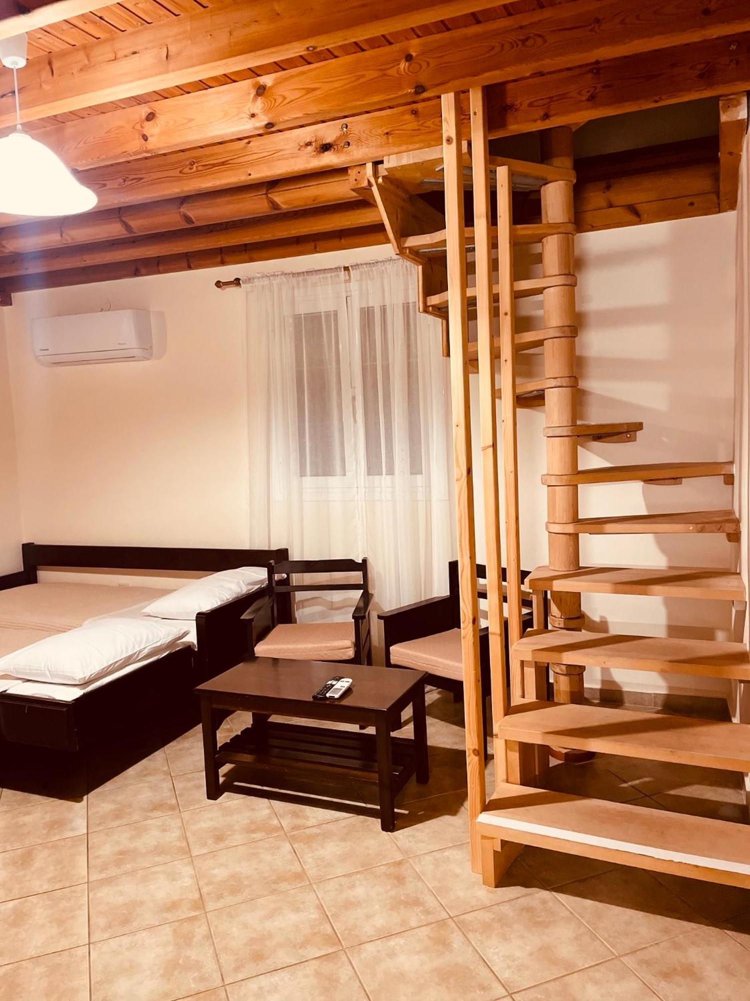 Theros Retreat Спартия Екстериор снимка