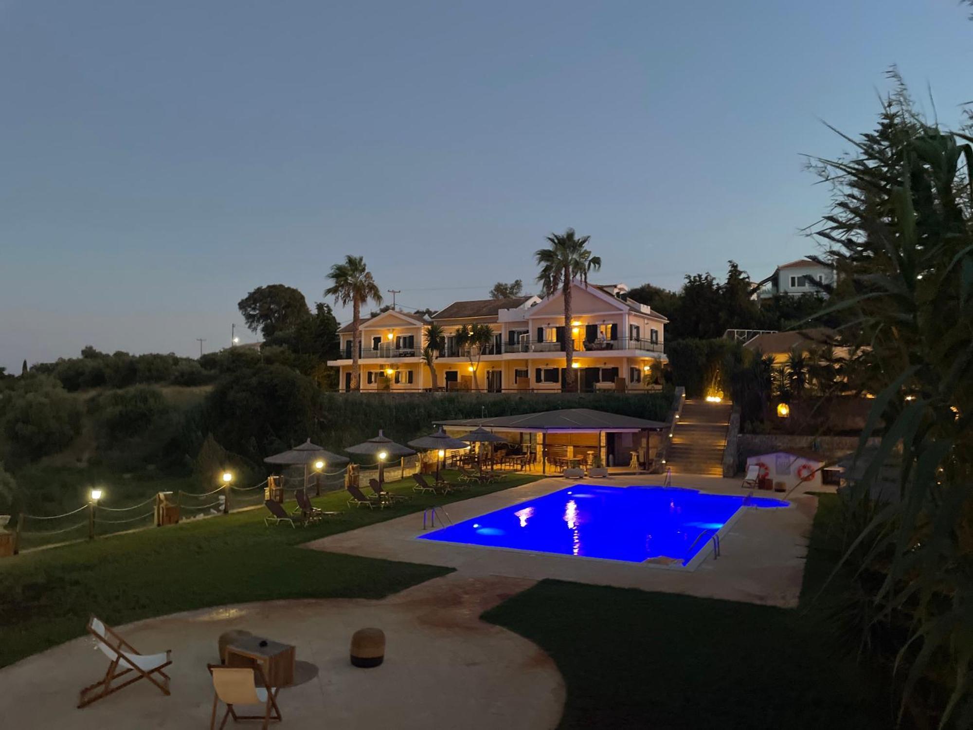Theros Retreat Спартия Екстериор снимка
